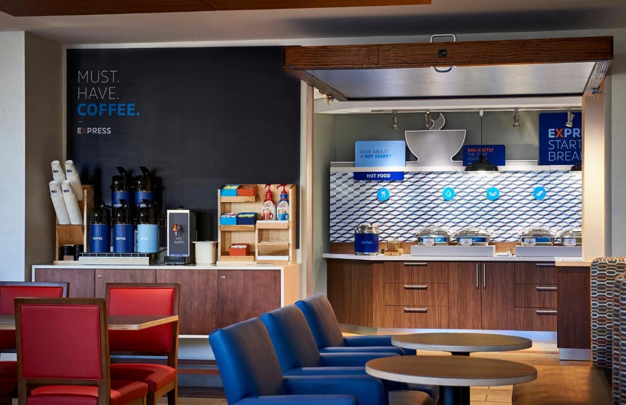 Holiday Inn Express&Suites - Welland Exteriör bild