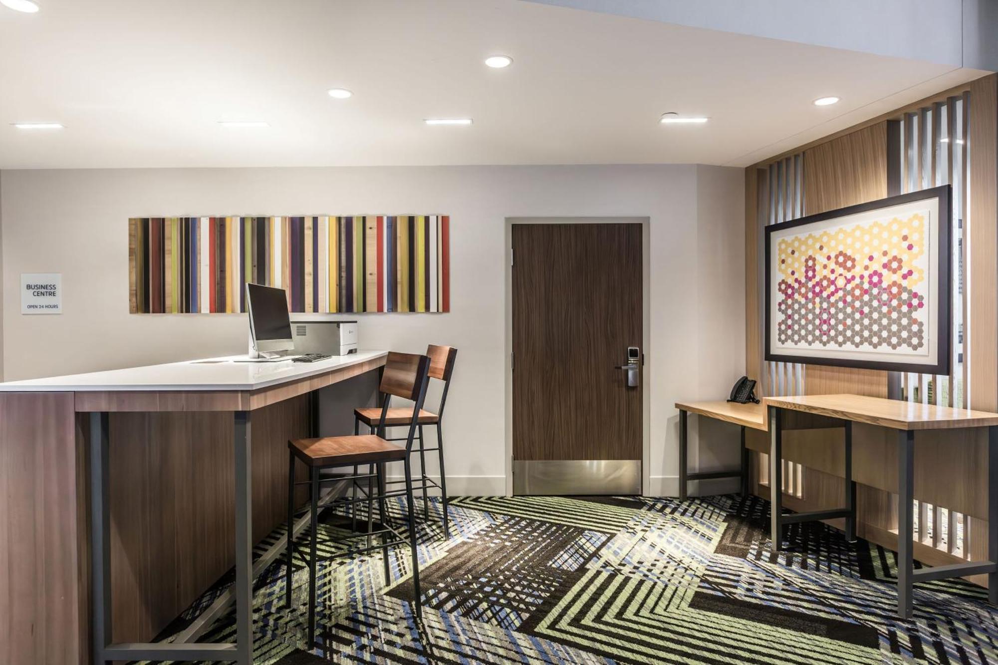 Holiday Inn Express&Suites - Welland Exteriör bild